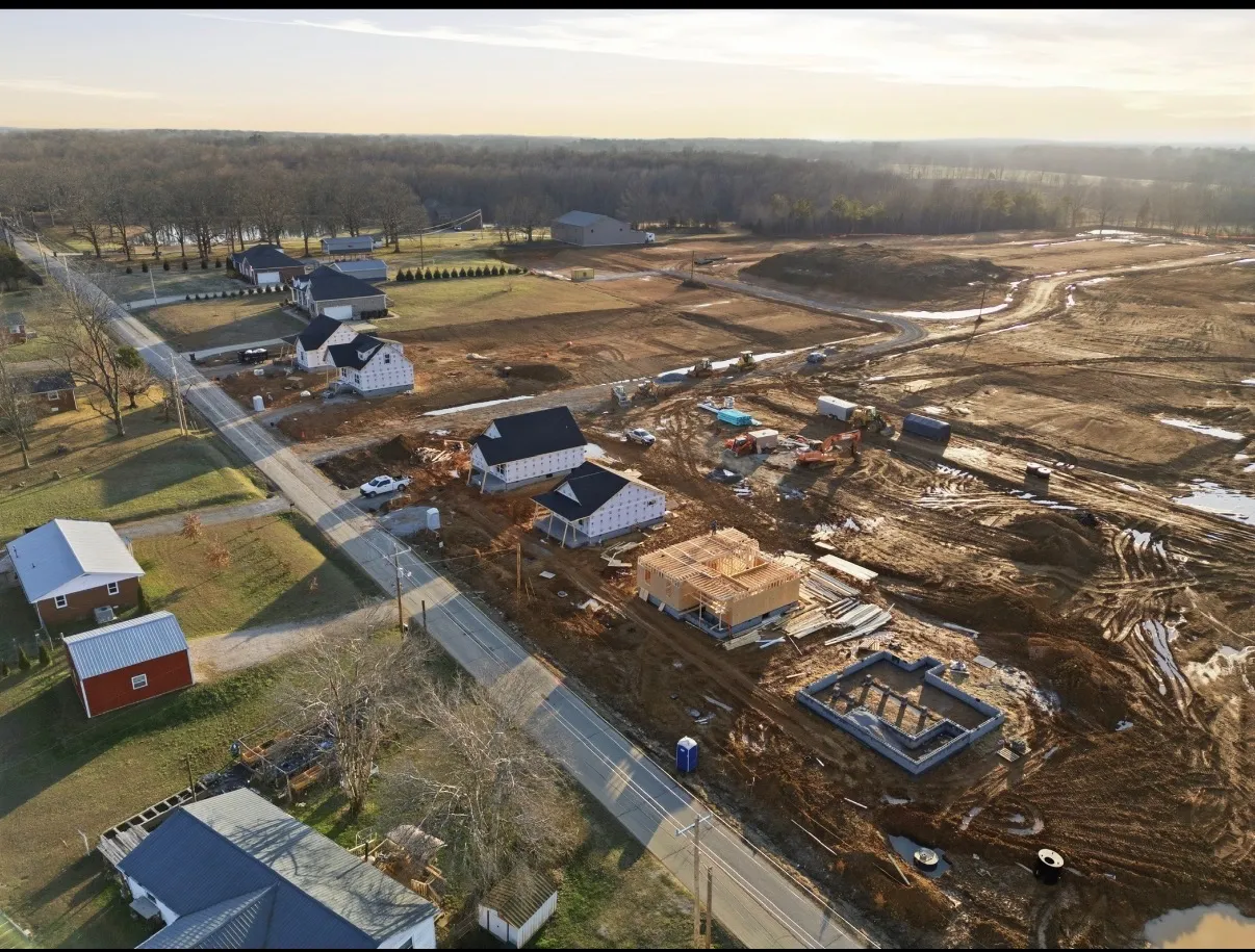 Aerial overview of Irish Commons development